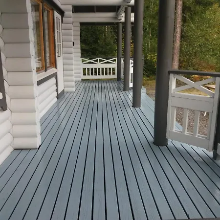 Chalet Petajalinna. The Lake House.