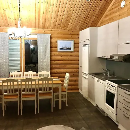 Petajalinna. The Lake House.